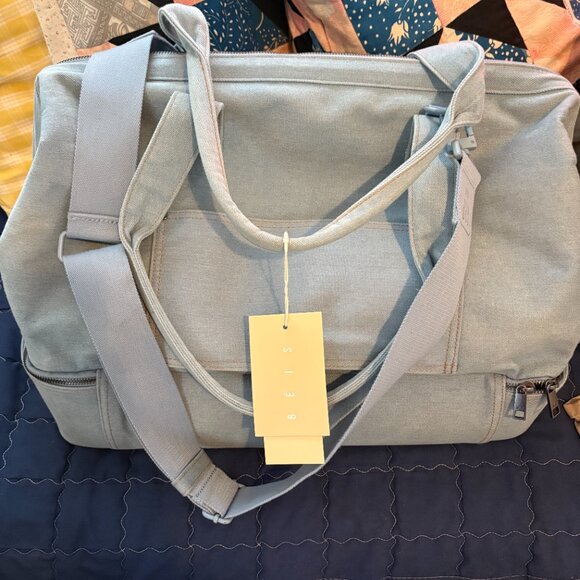 Gap x BÉIS The Weekender in Denim Blue - Picture 9 of 11